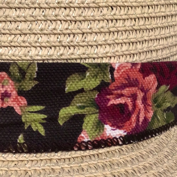 NEW Royal Road Beach Hat, Wide Front Brim, Tie Bow Back, Packable, Cream Color - Picture 8 of 10